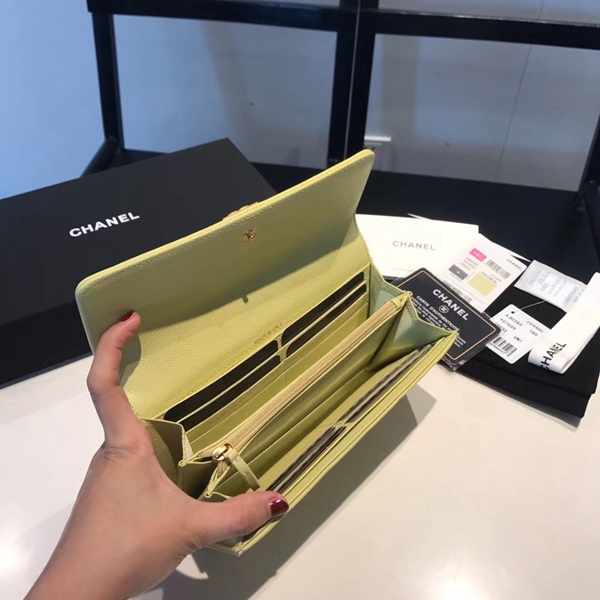シャネル財布角部分ディテール